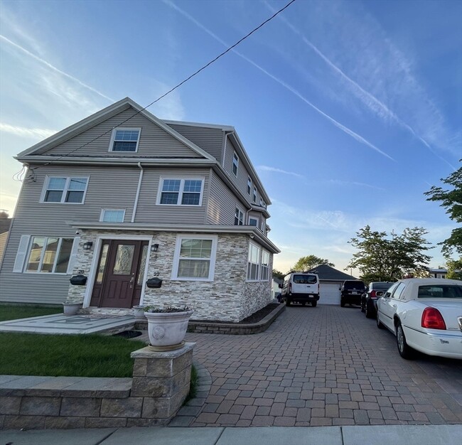20 Trevalley Rd, Unit 2 in Revere, MA - Building Photo - Building Photo