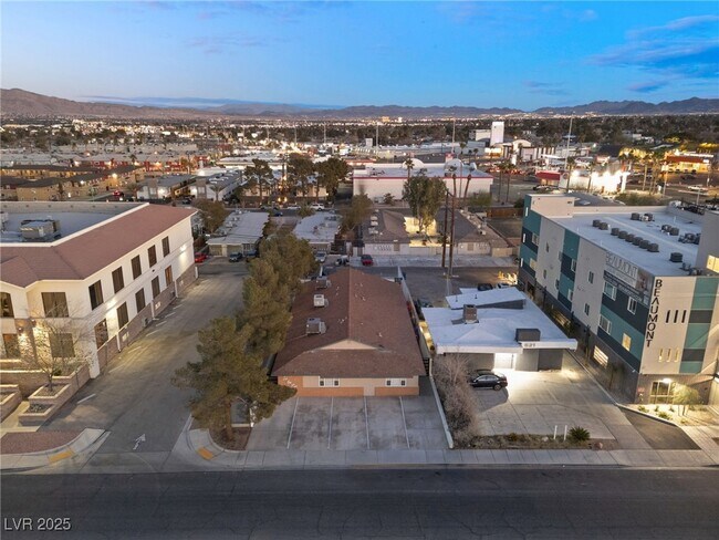 property at 615 S 10th St