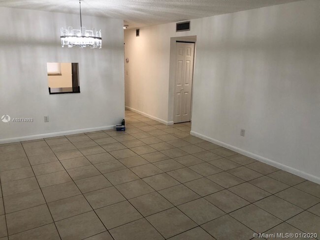 7840 Camino Real-Unit -P-303 in Miami, FL - Building Photo - Building Photo
