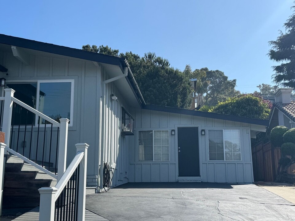 457 Clubhouse Dr in Aptos, CA - Building Photo