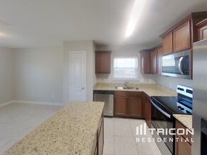 138 Kennedy Dr in Venus, TX - Building Photo - Building Photo