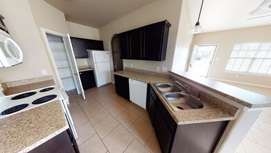 1307 Loyal Ln in Killeen, TX - Foto de edificio - Building Photo