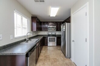 2415 W Wrangler Way in San Tan Valley, AZ - Building Photo - Building Photo