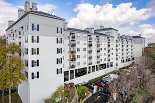 Lenox Villas Condominium in Atlanta, GA - Building Photo