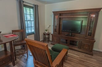 202 Chinaberry Dr in Fredericksburg, VA - Building Photo - Building Photo
