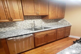 428 River Ave in Pelham, NY - Building Photo - Building Photo