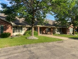 2801 Garners Creek Ct in Kaukauna, WI - Building Photo