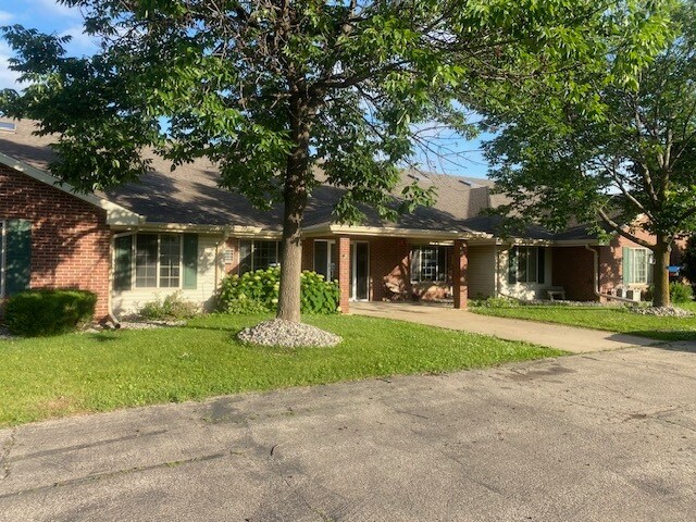 2801 Garners Creek Ct in Kaukauna, WI - Foto de edificio