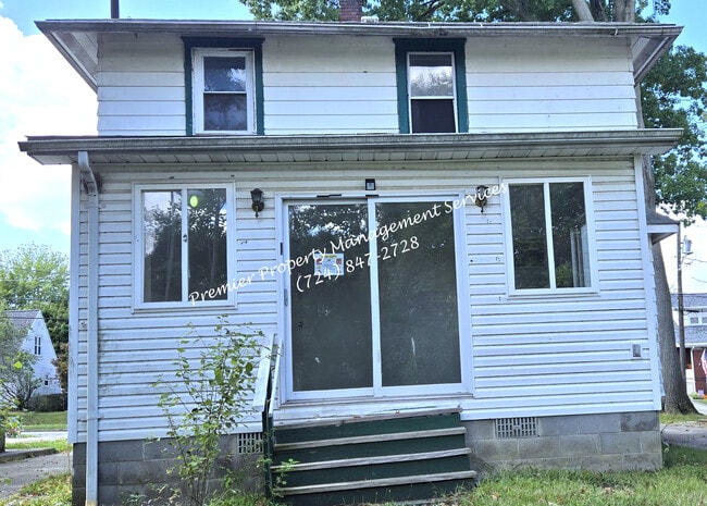 519 Wengler Ave in Sharon, PA - Building Photo - Building Photo