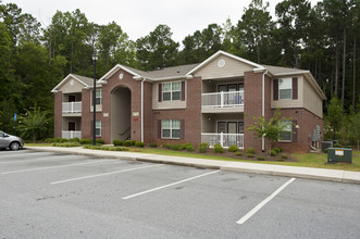 Skyline Trace Apartments in Monroe, GA - Foto de edificio - Building Photo