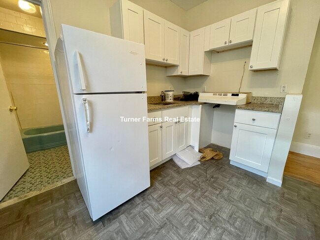 29 Wait St, Unit 3 in Boston, MA - Foto de edificio - Building Photo