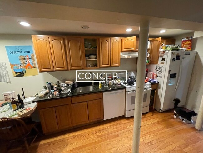 1426 Commonwealth Ave, Unit B-1 in Boston, MA - Foto de edificio - Building Photo