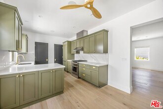 107 Flores St in Los Angeles, CA - Building Photo - Building Photo
