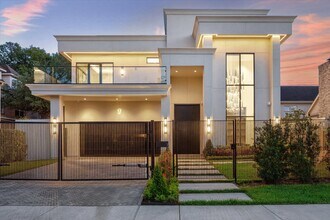 7 Lana Ln in Houston, TX - Building Photo - Building Photo