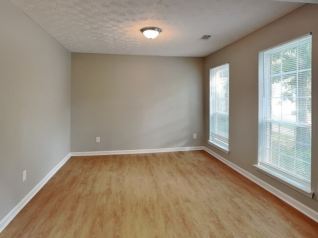 942 Shadow Ridge Trail in Lithonia, GA - Building Photo - Building Photo