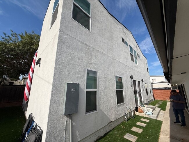 property at 5162-5166 Ewing St