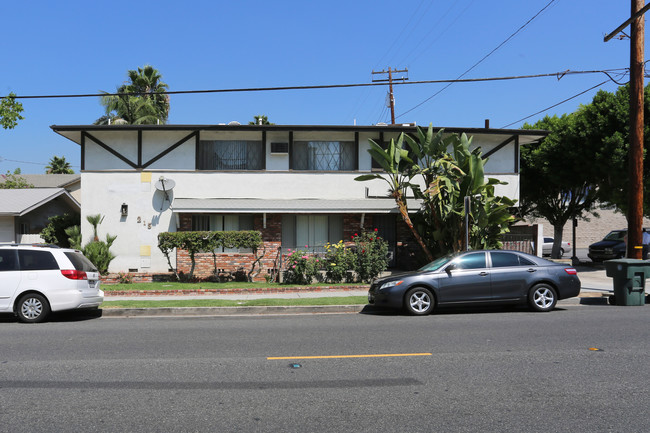 215 W Stocker St in Glendale, CA - Building Photo - Building Photo