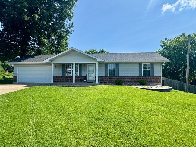 property at 1214 Hawthorn Ct