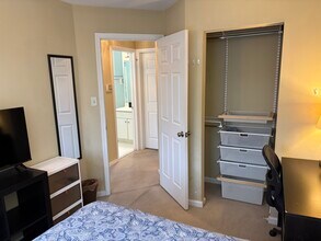 1902 N Daniel St in Arlington, VA - Foto de edificio - Building Photo