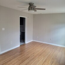 84 Woodlake Dr in Evesham, NJ - Foto de edificio - Building Photo