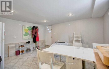 325 Lippincott St in Toronto, ON - Building Photo - Building Photo