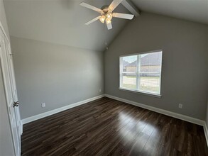10764 County Rd 169 in Flint, TX - Foto de edificio - Building Photo