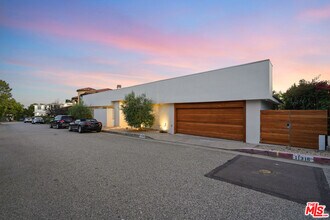 11316 Chalon Rd in Los Angeles, CA - Building Photo - Building Photo