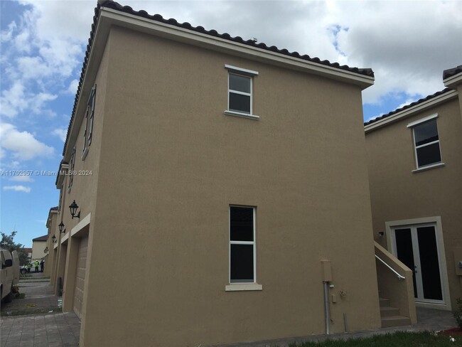 17107 SW 96th St-Unit -Studio in Miami, FL - Building Photo - Building Photo