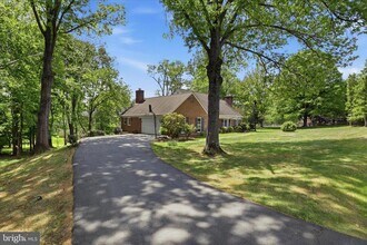 1034 Walker Mill Rd in Great Falls, VA - Building Photo - Building Photo