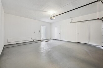 1115 Augusta Dr in Houston, TX - Foto de edificio - Building Photo