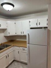 212 Logan St in Valparaiso, IN - Foto de edificio - Building Photo