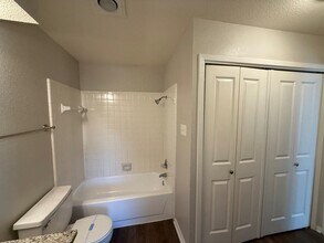 6711 S Creek Dr in Fort Worth, TX - Building Photo - Building Photo