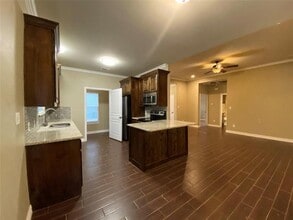 1524 S Montgomery St in Sherman, TX - Building Photo - Building Photo