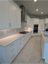 9292 Crestview Cir in Palm Beach Gardens, FL - Building Photo