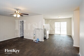 2128 Carver Ave in North Las Vegas, NV - Building Photo - Building Photo