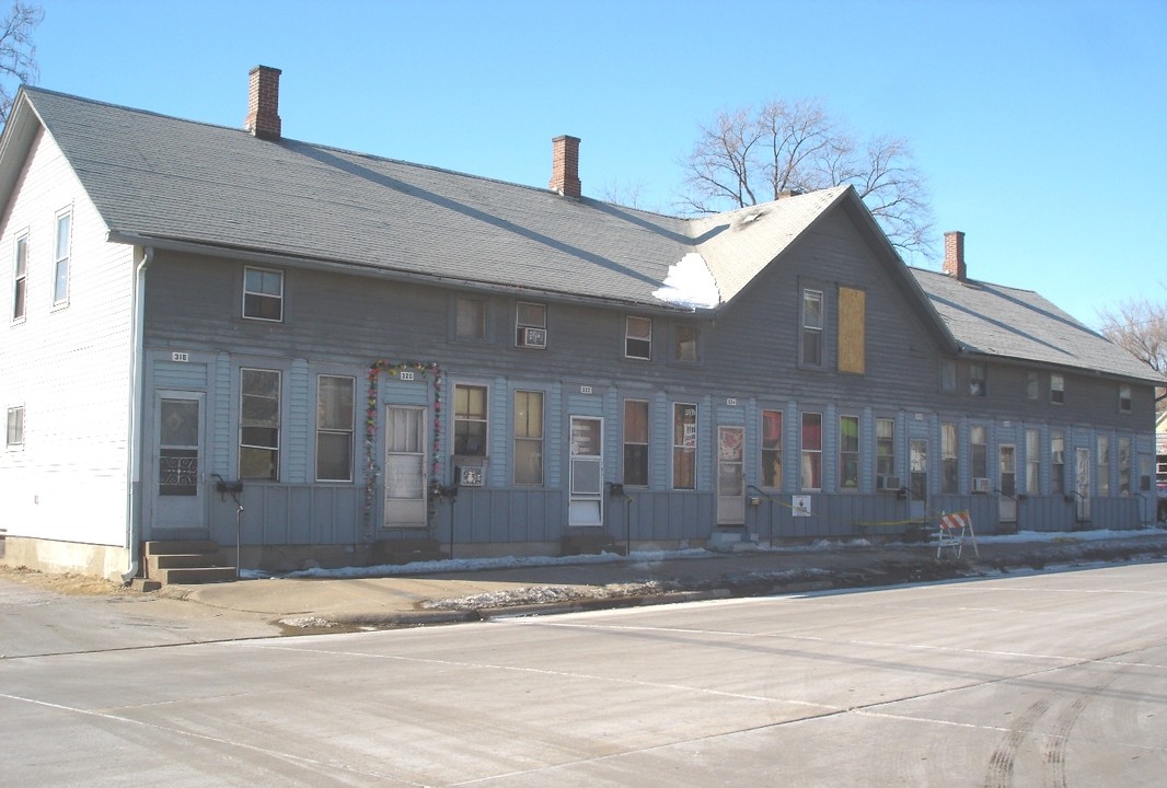 318-328 N Marquette St in Davenport, IA - Foto de edificio