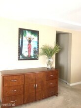 8418 Lourenco Ln-Unit -#A in Corona, CA - Foto de edificio - Building Photo