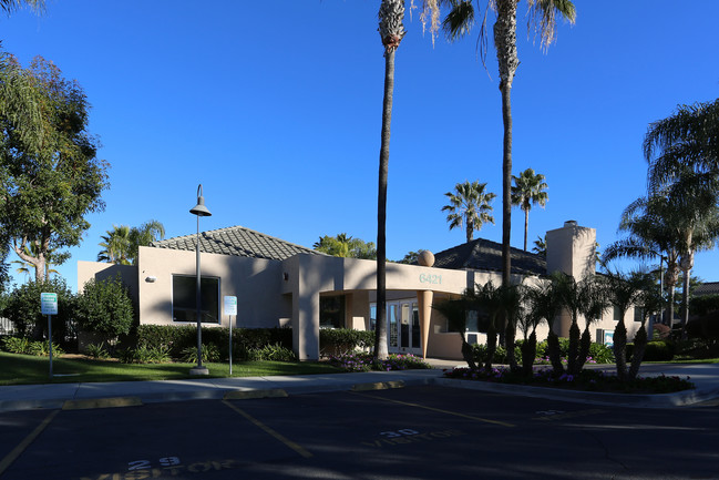 Villa Loma Apartments in Carlsbad, CA - Building Photo - Building Photo