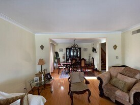 245 Derrydown Rd in Toronto, ON - Building Photo