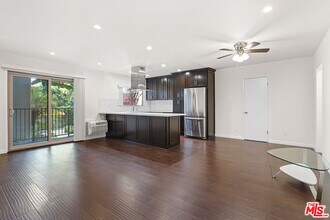 1028 S Bedford St in Los Angeles, CA - Building Photo - Building Photo