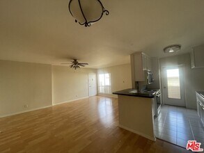 5330 Zelzah Ave in Los Angeles, CA - Building Photo - Building Photo