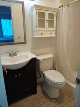 5232 Wilkinson Ave, Unit 2 in Valley Village, CA - Foto de edificio - Building Photo