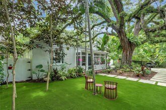 842 NW 9th Ct in Miami, FL - Building Photo - Building Photo