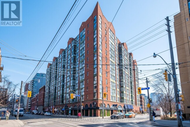 801-801 King St W