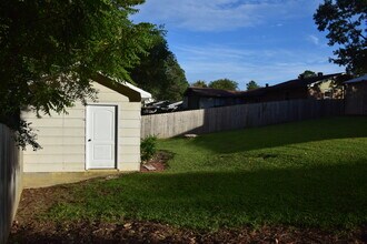 1435 Marlborough Rd in Fayetteville, NC - Foto de edificio - Building Photo