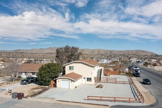 61786 Desert Air Rd in Joshua Tree, CA - Building Photo - Building Photo