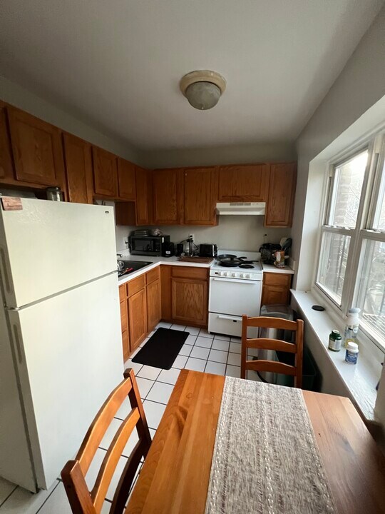 85 Maple St, Unit 4 in Malden, MA - Building Photo