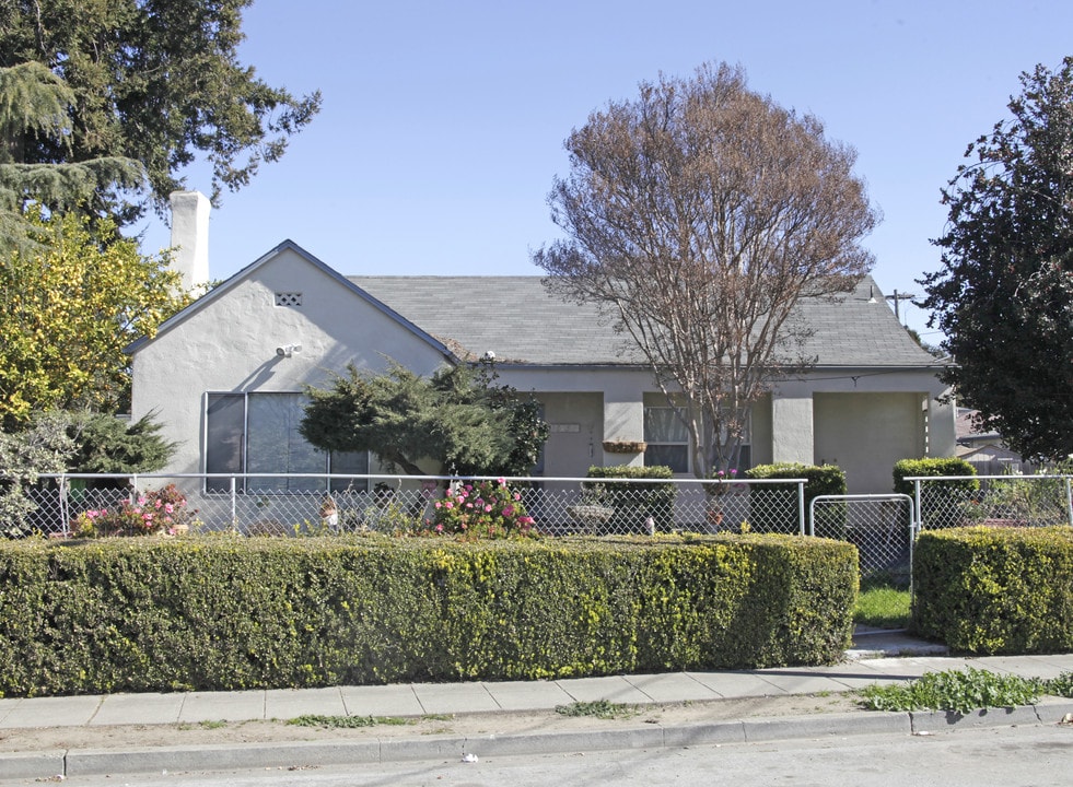 18852 Meekland Ave in Hayward, CA - Building Photo