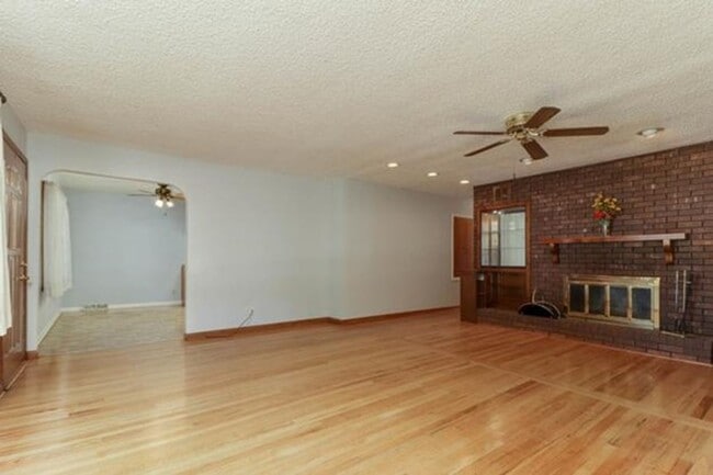 101 W Cypress St in Normal, IL - Building Photo - Building Photo