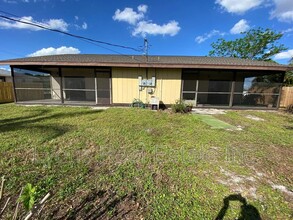 7206 Jonas Rd in Ft. Myers, FL - Building Photo - Building Photo